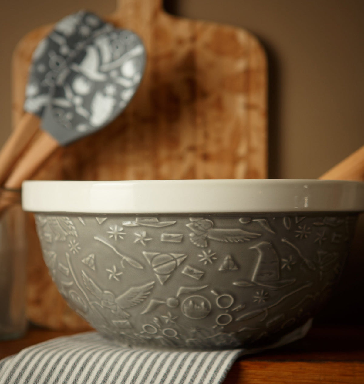 Warner Bros Hogwarts Mixing Bowl