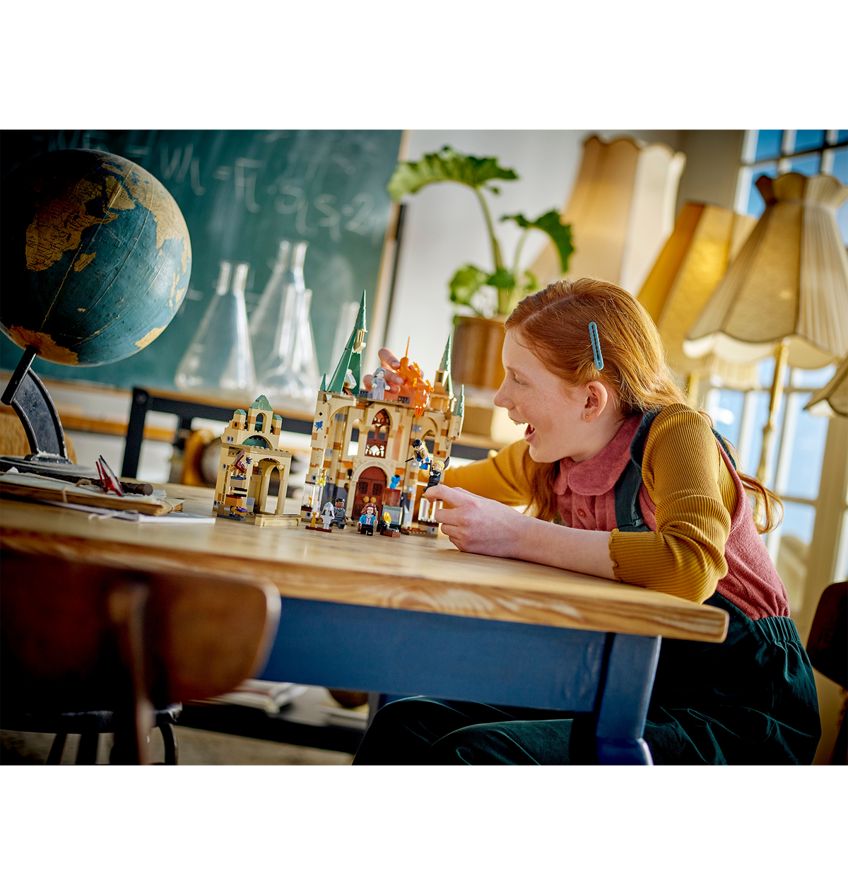 Warner Bros Hogwarts Room Of Requirement LEGO